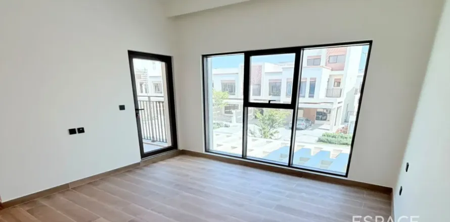 Townhouse in Damac Lagoons, Dubai 4 bedrooms, 212 sq.m. № 122320