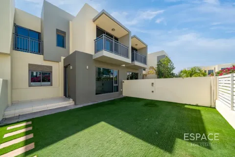 Villa in Dubai Hills Estate, Dubai 3 bedrooms, 207 sq.m. № 122323