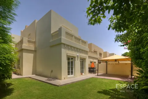Villa à The Lakes, Dubai, 3 chambres, 243 m², № 122311