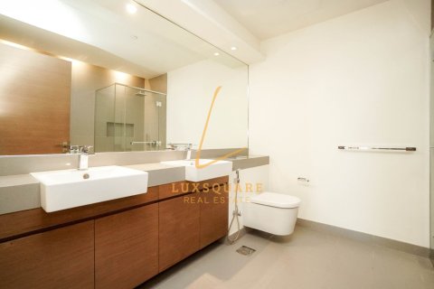 Apartment in Al Wasl, Dubai 2 bedrooms, 177 sq.m. № 139302 - photo 23