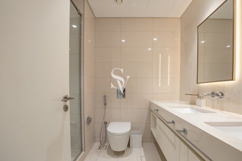 Apartment in EMAAR Beachfront, Dubai Harbour, Dubai 2 bedrooms, 106 sq.m. № 105590 - photo 2