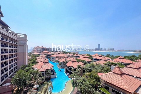 Apartment in Palm Jumeirah, Dubai 2 bedrooms, 165 sq.m. № 43845