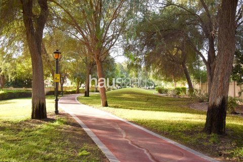 Villa in Dubai Sports City, Dubai 4 bedrooms, 350 sq.m. № 43255 - photo 20