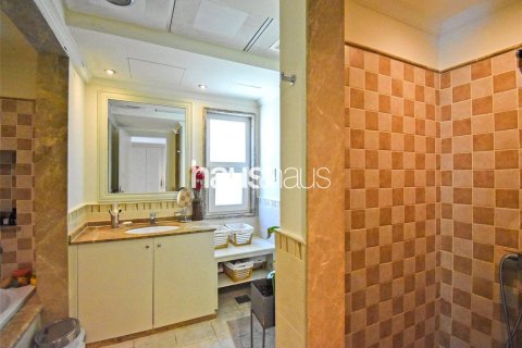 Villa in Dubai Sports City, Dubai 4 bedrooms, 350 sq.m. № 43255 - photo 12