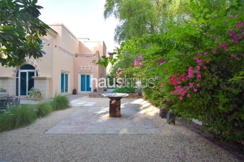 Villa in Dubai Sports City, Dubai 4 bedrooms, 350 sq.m. № 43255 - photo 5