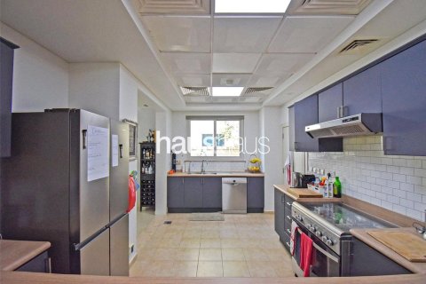 Villa in Dubai Sports City, Dubai 4 bedrooms, 350 sq.m. № 43255 - photo 9
