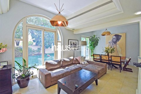 Villa in Dubai Sports City, Dubai 4 bedrooms, 350 sq.m. № 43255 - photo 7