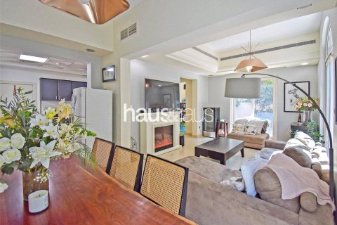 Villa in Dubai Sports City, Dubai 4 bedrooms, 350 sq.m. № 43255 - photo 6