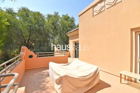 Villa in Dubai Sports City, Dubai 4 bedrooms, 350 sq.m. № 43255 - photo 18