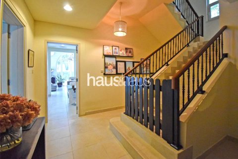 Villa in Dubai Sports City, Dubai 4 bedrooms, 350 sq.m. № 43255 - photo 11