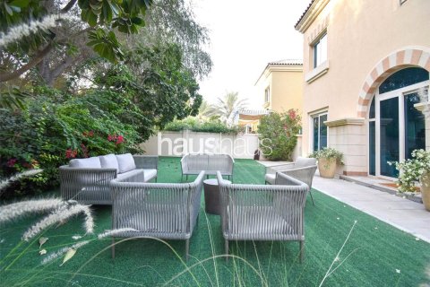Villa in Dubai Sports City, Dubai 4 bedrooms, 350 sq.m. № 43255 - photo 19