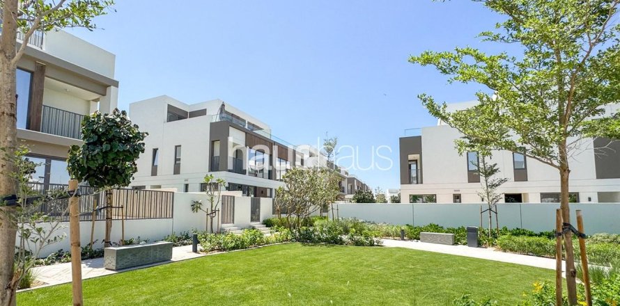 Villa in Aura, Tilal Al Ghaf, Dubai 4 bedrooms, 317 sq.m. № 43263