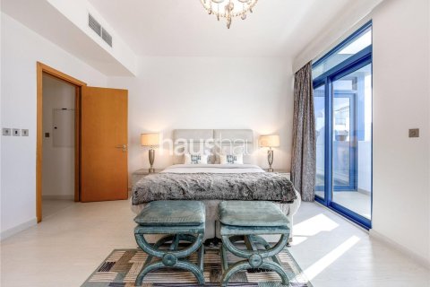 Townhouse in Palm Jumeirah, Dubai 5 bedrooms, 327 sq.m. № 44770 - photo 11