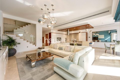 Townhouse in Palm Jumeirah, Dubai 5 bedrooms, 327 sq.m. № 44770 - photo 13