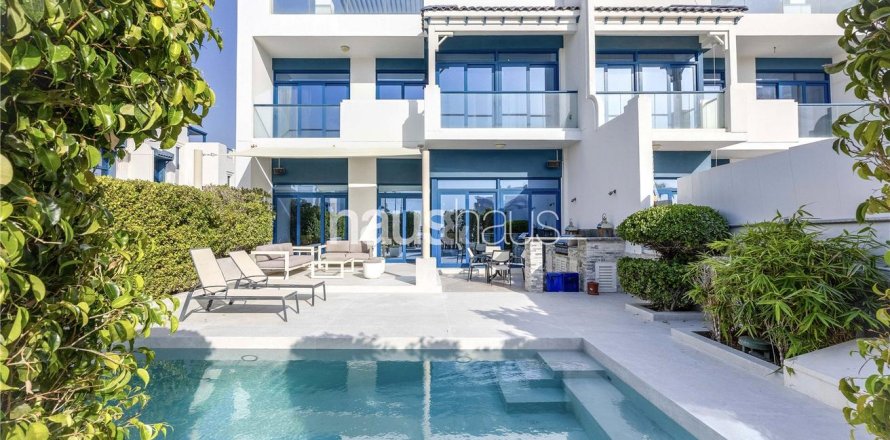 Townhouse in Palm Jumeirah, Dubai 5 bedrooms, 327 sq.m. № 44770