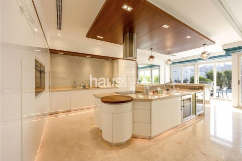 Townhouse in Palm Jumeirah, Dubai 5 bedrooms, 327 sq.m. № 44770 - photo 2