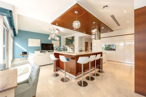 Townhouse in Palm Jumeirah, Dubai 5 bedrooms, 327 sq.m. № 44770 - photo 21