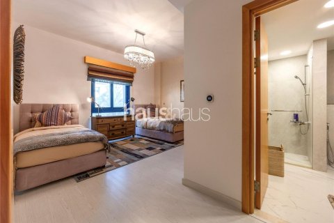 Townhouse in Palm Jumeirah, Dubai 5 bedrooms, 327 sq.m. № 44770 - photo 24