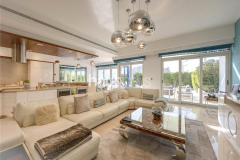 Townhouse in Palm Jumeirah, Dubai 5 bedrooms, 327 sq.m. № 44770 - photo 5