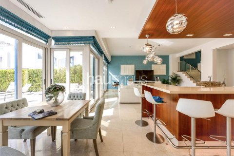 Townhouse in Palm Jumeirah, Dubai 5 bedrooms, 327 sq.m. № 44770 - photo 23
