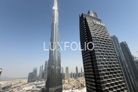 Снять в аренду квартиру в Burj Vista, Даунтаун Дубай (Даунтаун Бурдж Дубай), Дубай: 3 спальни, 169м², № 46149 - фото 2