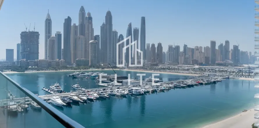 Apartment in EMAAR Beachfront, Dubai Harbour, Dubai 1 bedroom, 79 sq.m. № 141269