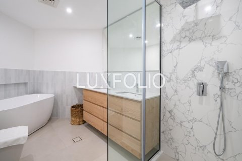 Снять в аренду квартиру в Shoreline Apartments, Пальма Джумейра, Дубай: 2 спальни, 147м², № 46288 - фото 17