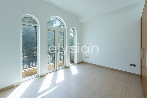 Villa en Legacy Nova Villas, Jumeirah Park, Dubai, 4 dormitorios, 510 m², № 37973 - foto 5