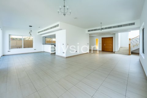 Villa en Legacy Nova Villas, Jumeirah Park, Dubai, 4 dormitorios, 510 m², № 37973 - foto 2