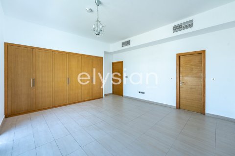Villa en Legacy Nova Villas, Jumeirah Park, Dubai, 4 dormitorios, 510 m², № 37973 - foto 6