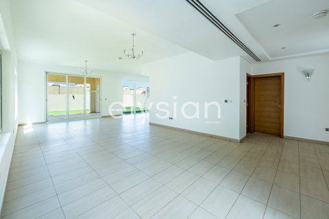 Villa en Legacy Nova Villas, Jumeirah Park, Dubai, 4 dormitorios, 510 m², № 37973 - foto 4