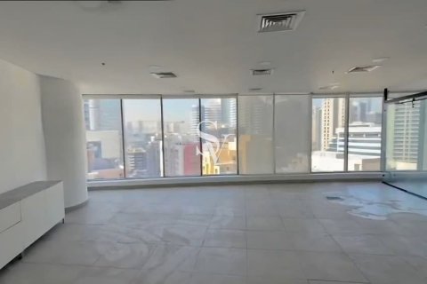 Снять в аренду офис в Barsha Heights (Tecom), Дубай: 102м², № 113377 - фото 4