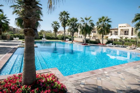 Villa en Mina Rashid, Dubai, 2 dormitorios, 181 m², № 103741 - foto 7