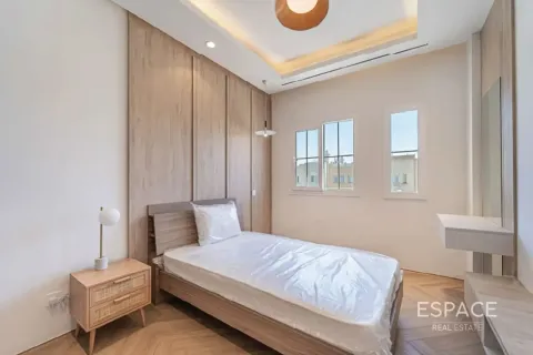 Villa in Springs 11, The Springs, Dubai 3 bedrooms, 228 sq.m. № 122421 - photo 8