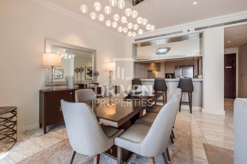 Apartment in The Address Residence Fountain Views, Downtown Dubai (Downtown Burj Dubai), Dubai 3 bedrooms, 214.05 sq.m. № 136707 - photo 3