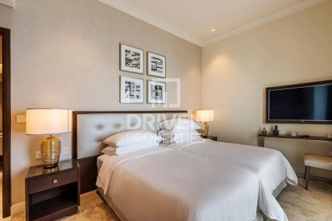 Apartment in The Address Residence Fountain Views, Downtown Dubai (Downtown Burj Dubai), Dubai 3 bedrooms, 214.05 sq.m. № 136707 - photo 12