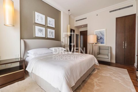 Apartment in The Address Residence Fountain Views, Downtown Dubai (Downtown Burj Dubai), Dubai 3 bedrooms, 214.05 sq.m. № 136707 - photo 10