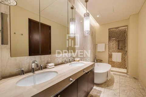 Apartment in The Address Residence Fountain Views, Downtown Dubai (Downtown Burj Dubai), Dubai 3 bedrooms, 214.05 sq.m. № 136707 - photo 16