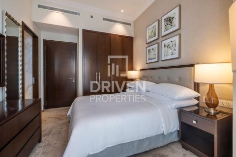 Apartment in The Address Residence Fountain Views, Downtown Dubai (Downtown Burj Dubai), Dubai 3 bedrooms, 214.05 sq.m. № 136707 - photo 14