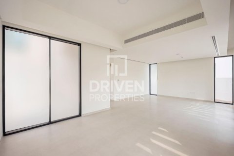 Villa in Arabian Ranches 3, Dubai 4 bedrooms, 492.2 sq.m. № 136710 - photo 2