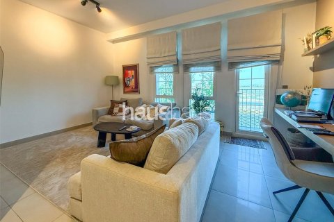 Villa in Motor City, Dubai 4 bedrooms, 381 sq.m. № 44938 - photo 4