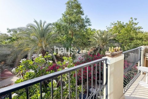 Villa in Motor City, Dubai 4 bedrooms, 381 sq.m. № 44938 - photo 10