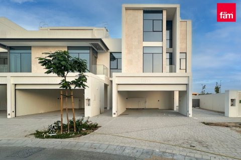 Villa in Dubai 4 bedrooms, 456.4 sq.m. № 141458