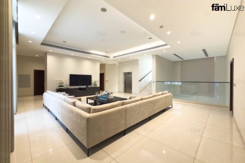 Villa in Dubai 6 bedrooms, 1393.8 sq.m. № 141757 - photo 4