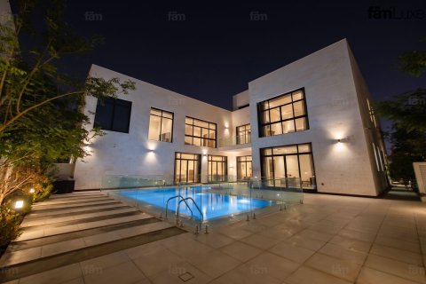 Villa in Dubai 6 bedrooms, 1393.8 sq.m. № 141757 - photo 3