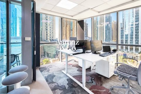 Office in Jumeirah Lake Towers, Dubai 108 sq.m. № 118409 - photo 3