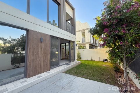 Villa in Tilal Al Ghaf, Dubai 4 bedrooms, 317 sq.m. № 118412 - photo 22