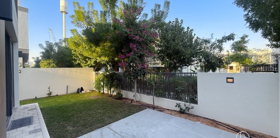 Villa in Tilal Al Ghaf, Dubai 4 bedrooms, 317 sq.m. № 118412