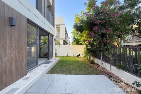 Villa in Tilal Al Ghaf, Dubai 4 bedrooms, 317 sq.m. № 118412 - photo 11