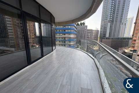Apartment in Downtown Dubai (Downtown Burj Dubai), Dubai 1 bedroom, 100 sq.m. № 91325 - photo 2
